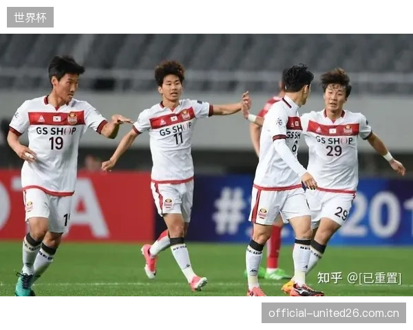 巴黎FC本赛季未能在其主场建立优势,惨淡的主场战绩令球迷失望。 巴黎FC本赛季未能在其主场建立优势,惨淡的主场战绩令球迷失望。